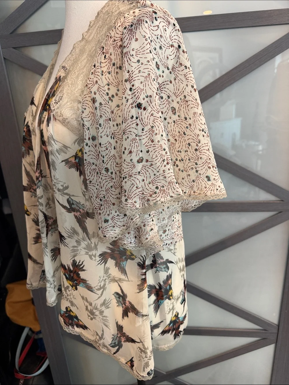 fig and flower Beige Floral Bird Print Lace-Trim Tunic